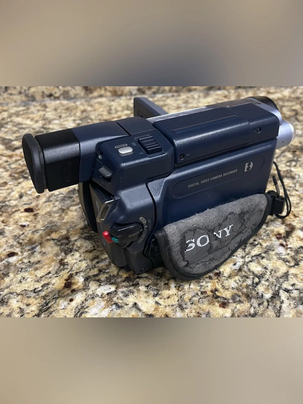 Sony DCR-TRV250 Digital8 Handycam camcorder